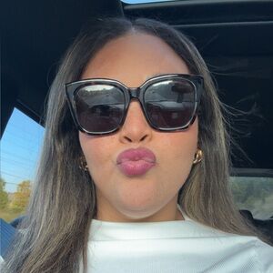 Meet your Posher, Brianna